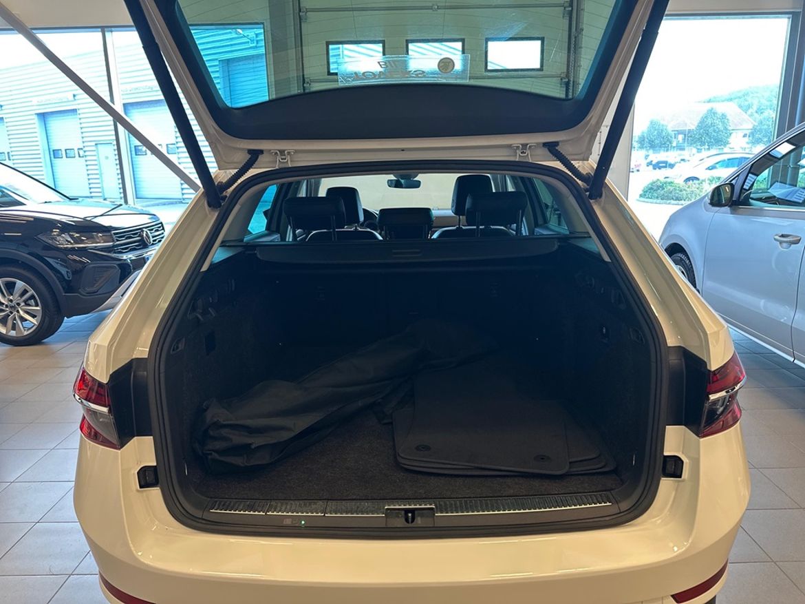 Škoda Škoda Superb iV Kombi — bild 20