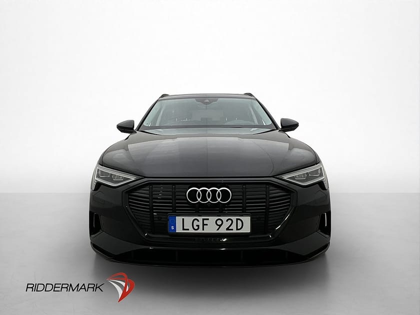 Bild 3 av Audi e-tron 55 quattro Q Cockpit B&O Night Vision Pano 360 Skinn HuD