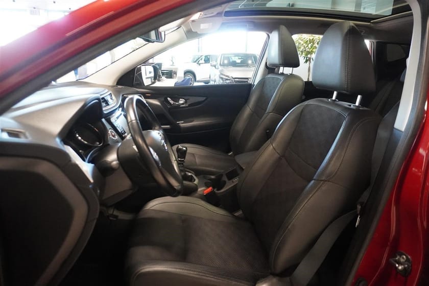 Bild 2 av Nissan Qashqai 1.2 DIG-T Pano 360° Tekna Led-Ramp