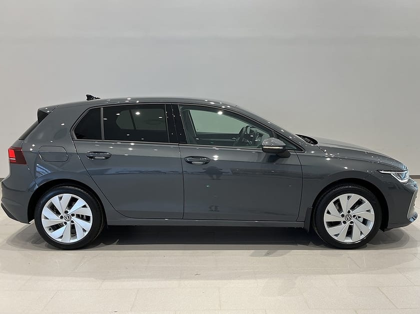 Bild 4 av Volkswagen Golf LIFE 1,5 ETSI 150 HK DSG7 | LAGERBIL