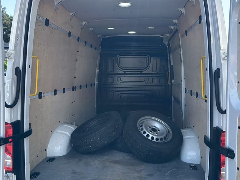Bild 2 av Volkswagen Crafter 35 2.0 TDI 4MOTION Automat