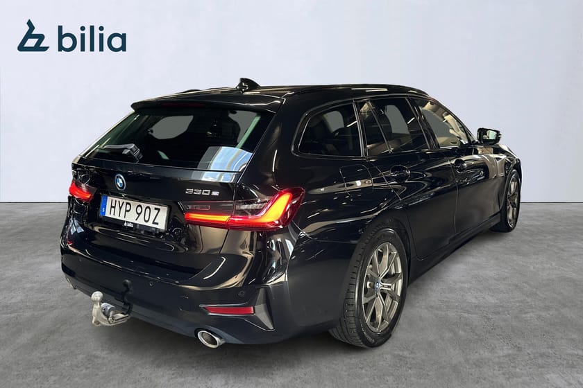 Bild 4 av BMW 330e xDrive Touring Sportline Dragkrok Carplay Skinn Värmare