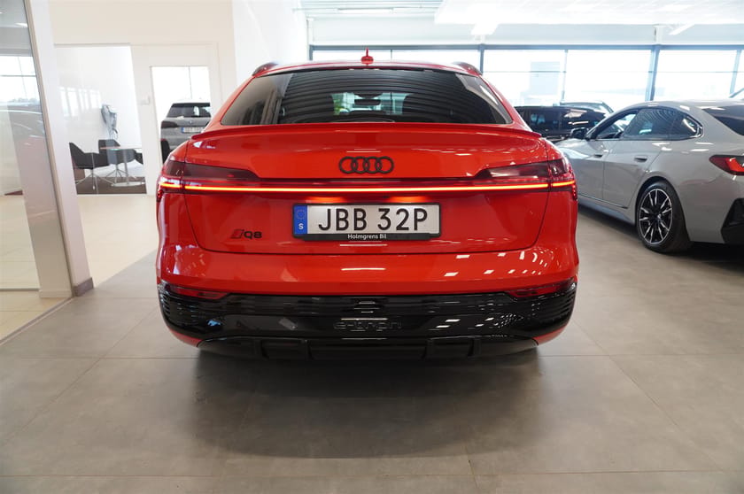 Bild 5 av Audi Q8 Sportback 55 e-tron quattro Moms S-Line Pano B O HUD 21