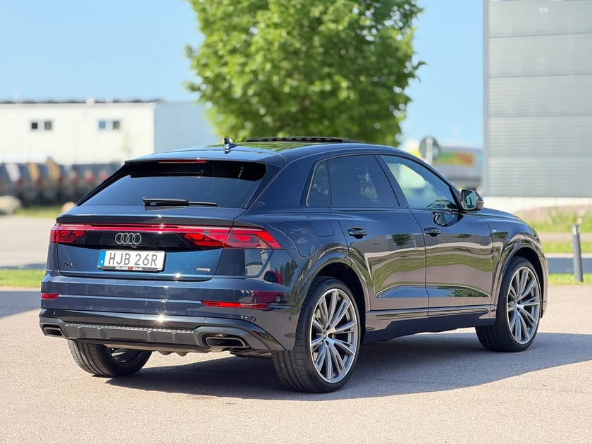 Bild 5 av Audi Q8 60 TFSI e quattro S Line Pano B&O Drag HUD Skinn *Moms*