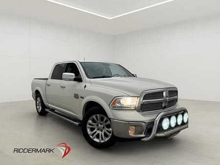 RAM 1500 Crew Cab Dodge LongHorn 5.7 4x4 Drag L-Släde Taklucka Moms