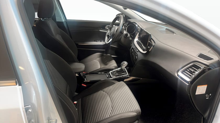 Bild 3 av Kia XCeed Plug-in Hybrid ACTION 141 Hk Backkamera