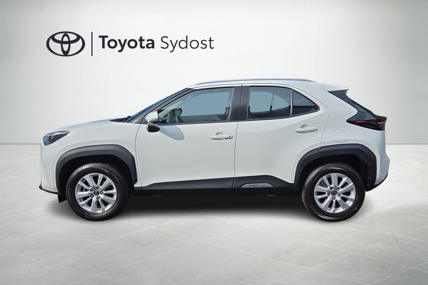 Bild 3 av Toyota Yaris Cross Hybrid Active 116hk  Backkamera, P-sensorer fram och bak, Rattvärme, Adaptiv farthållare mm.