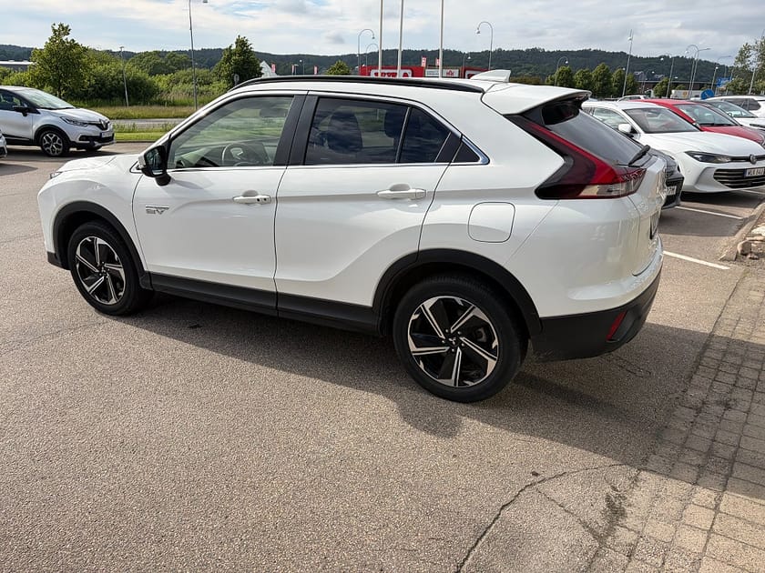 Bild 3 av Mitsubishi Eclipse Cross PHEV 2.4 MIVEC S-AWC Fleet Ed, Backkamera