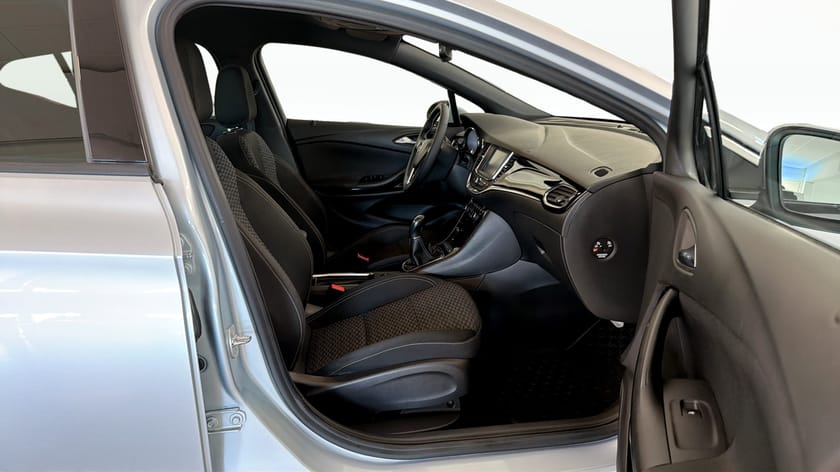 Bild 3 av Opel Astra 1.6 CDTI Dynamic 110Hk / Drag / CarPlay
