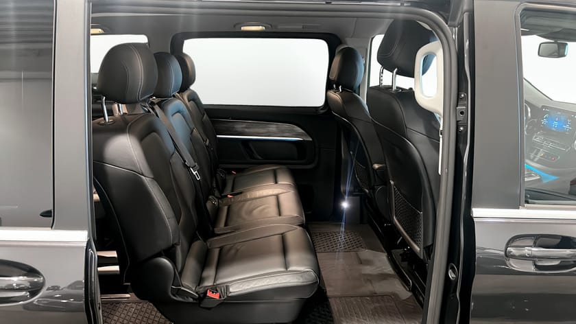 Bild 5 av Mercedes-Benz V 250d 3.1t 360° / Dragkrok / Navigation