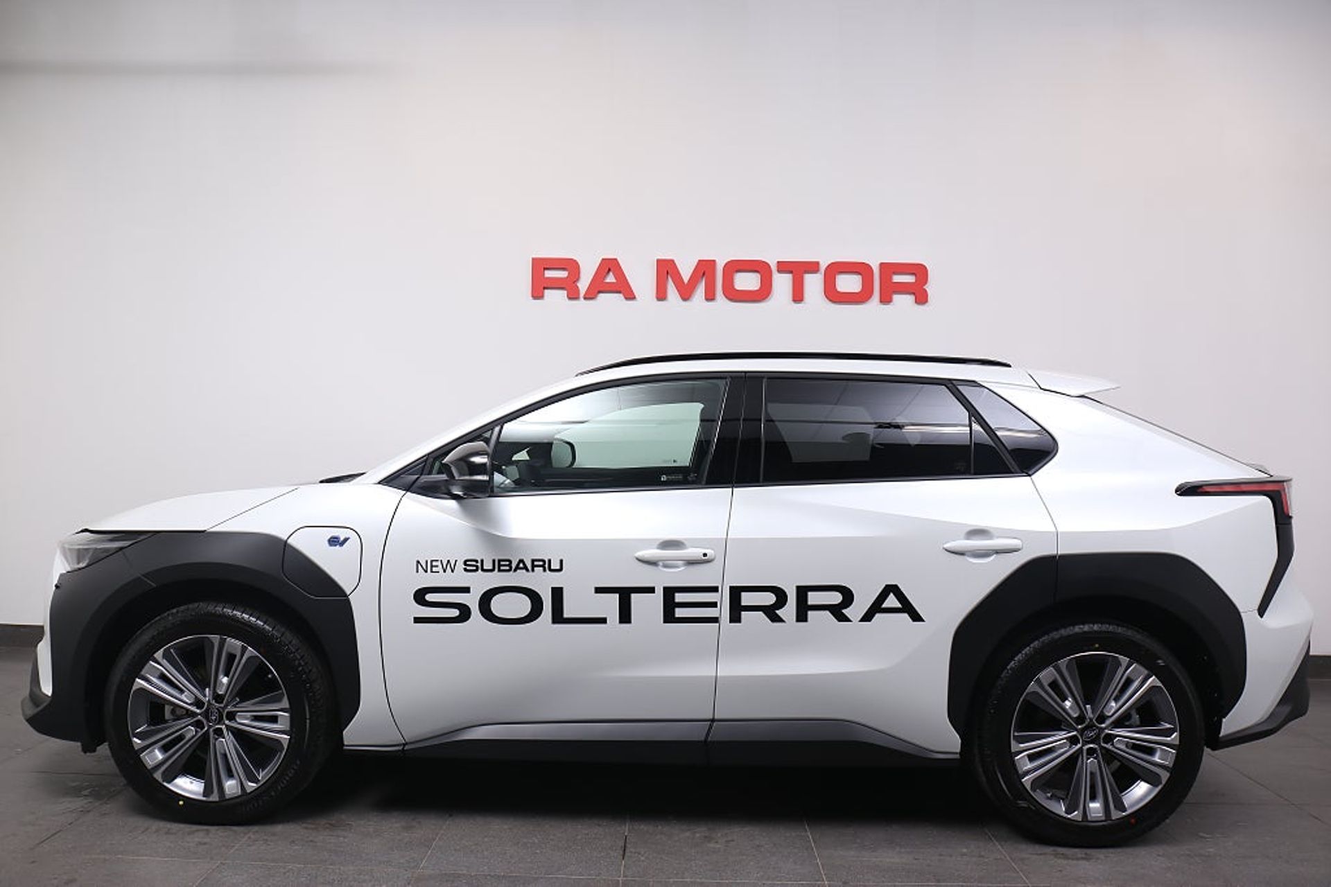 Subaru Solterra 2024, photo 2/10
