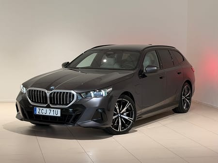 BMW 530e xDrive Touring xDrive, Driving Plus, Parking Plus, Harman Kardon, 20"