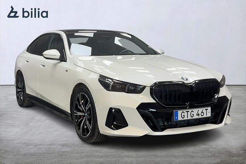 Bild 1 av BMW 550e xDrive Sedan 550 Sedan/PRO/360/HuD/B&W/Pano/Drag/ACC