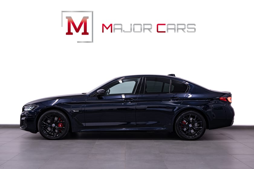 Bild 3 av BMW 545e xDrive Sedan M Sport Pro 50 Jahre H/K Kamera Drag 394hk