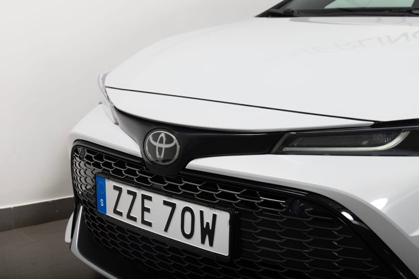 Bild 3 av Toyota Corolla Touring Sports Hybrid e-CVT GR-Sport HuD/Navi/Kamera/Cockpit