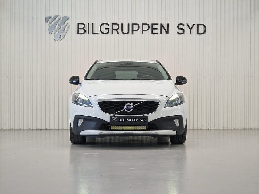 Bild 2 av Volvo V40 Cross Country D3 Momentum|Värmare|Nyservad|
