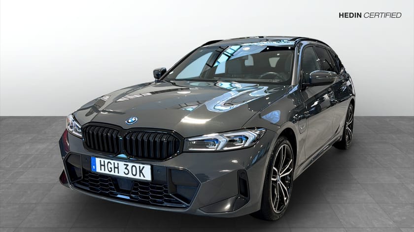 Bild 1 av BMW 330e xDrive Touring M-Sport | Pano | HK | Dragkrok | 292hk