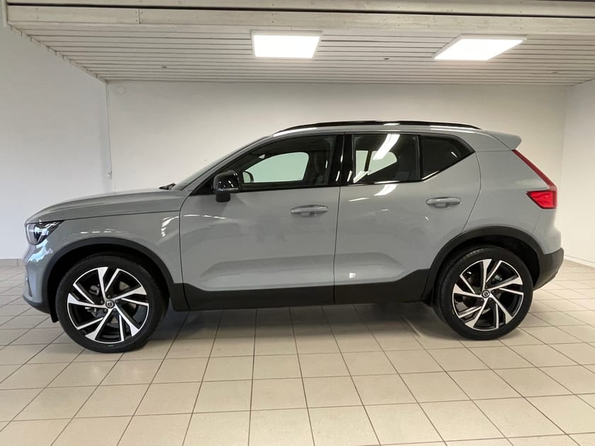 Bild 2 av Volvo XC40 B4 FWD Bensin Plus Dark Drag