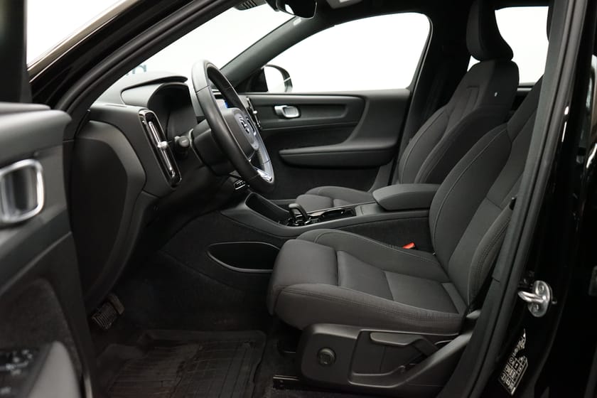 Bild 5 av Volvo XC40 Recharge Core Edition, Navigation, Baklucka elmanövrerad