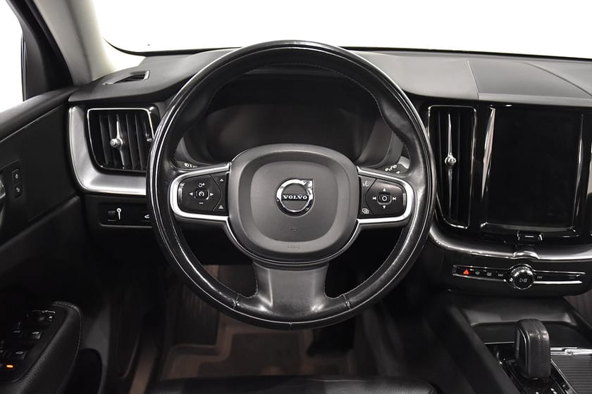 Bild 2 av Volvo XC60 B4 AWD Momentum Advanced 360° D-värm Skinn Drag