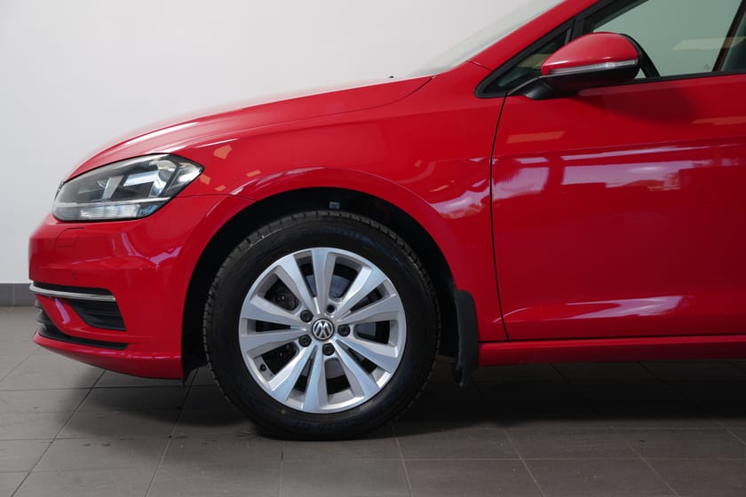 Bild 3 av Volkswagen Golf 5-dörrar 1.6 TDI DPF SCR PDC/CARPLAY/FRONTASSIST