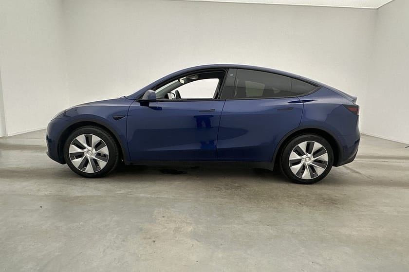 Bild 5 av Tesla Model Y Long Range AWD Värmepump Dragkrok Svensksåld