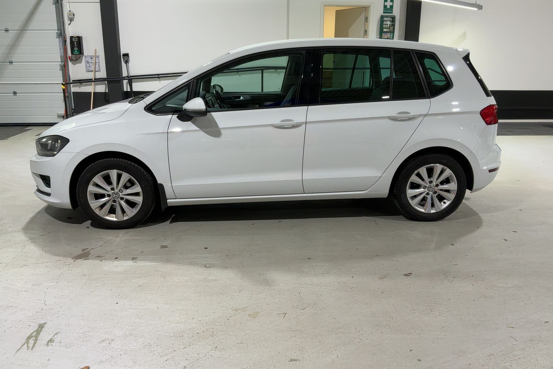 Volkswagen Golf Sportsvan 2016, kuva 2/10