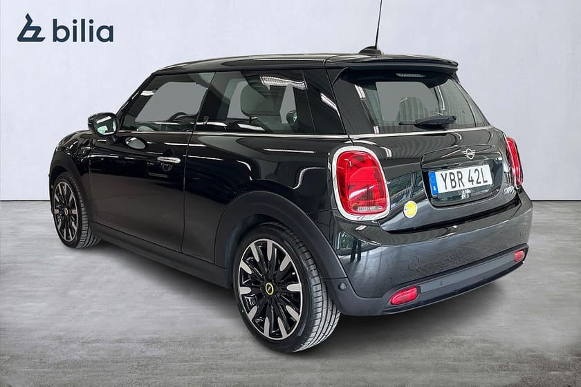 Bild 2 av MINI Cooper SE / H&K / Panorama / Backkamera / Head-Up / Laddplatta