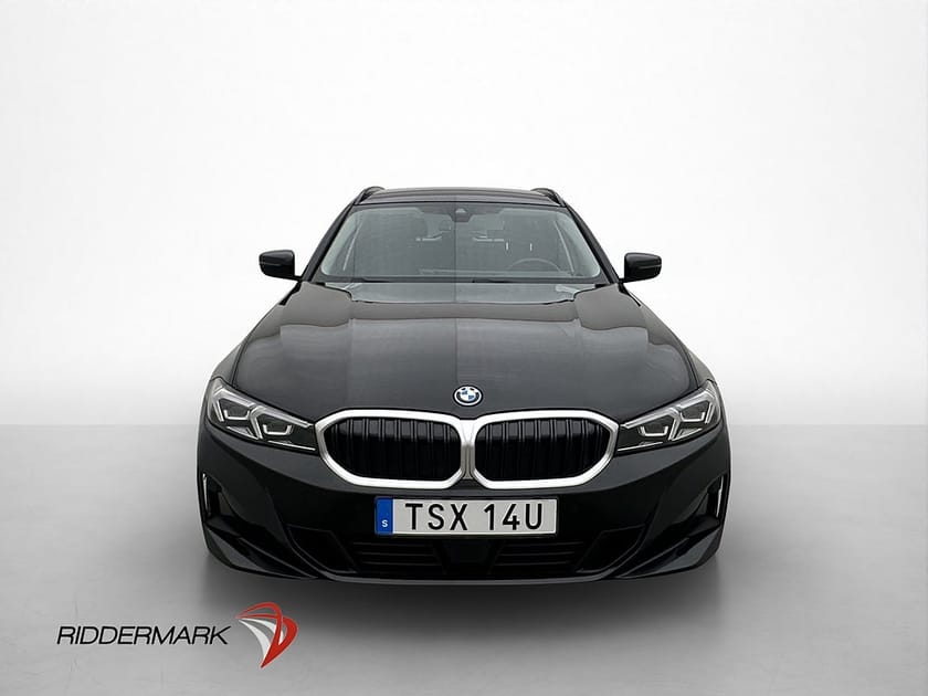 Bild 2 av BMW 330e xDrive Touring 292hk MOMS Drag Kamera Navi Carplay