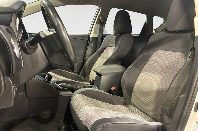 Bild 3 av Toyota Auris Hybrid e-CVT 136 HK AUT INTENSE EDITION PDC B-KAMERA