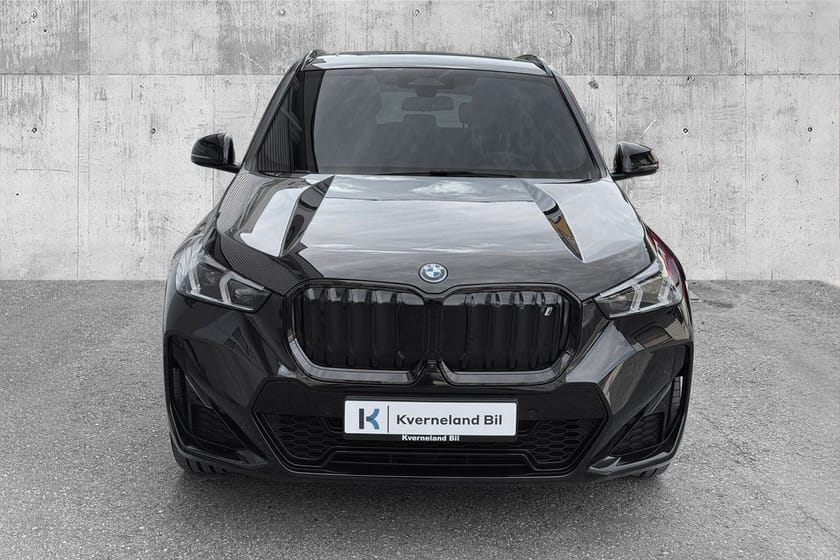 Bilde 3 av BMW iX1 xDrive30 M-Sport, Panorama, Hengerfeste
