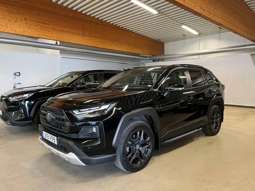 Bild 1 av Toyota RAV4 Hybrid AWD-i ADVENTURE 2,5 JBL Vinterhjul