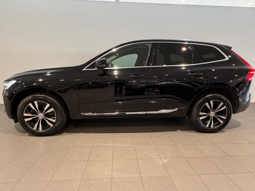Bild 3 av Volvo XC60 Recharge T6 Core Edition / Panoramatak / Dragkrok / 10 000kr tillbehör /