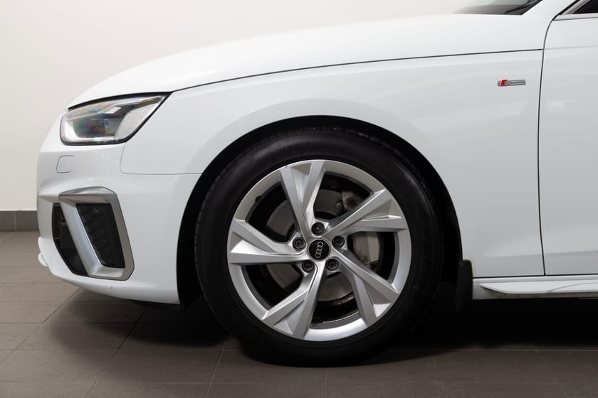 Bild 4 av Audi A4 Avant 40 TFSI quattro S line Matrix B-kamera Dragkrok MOMS