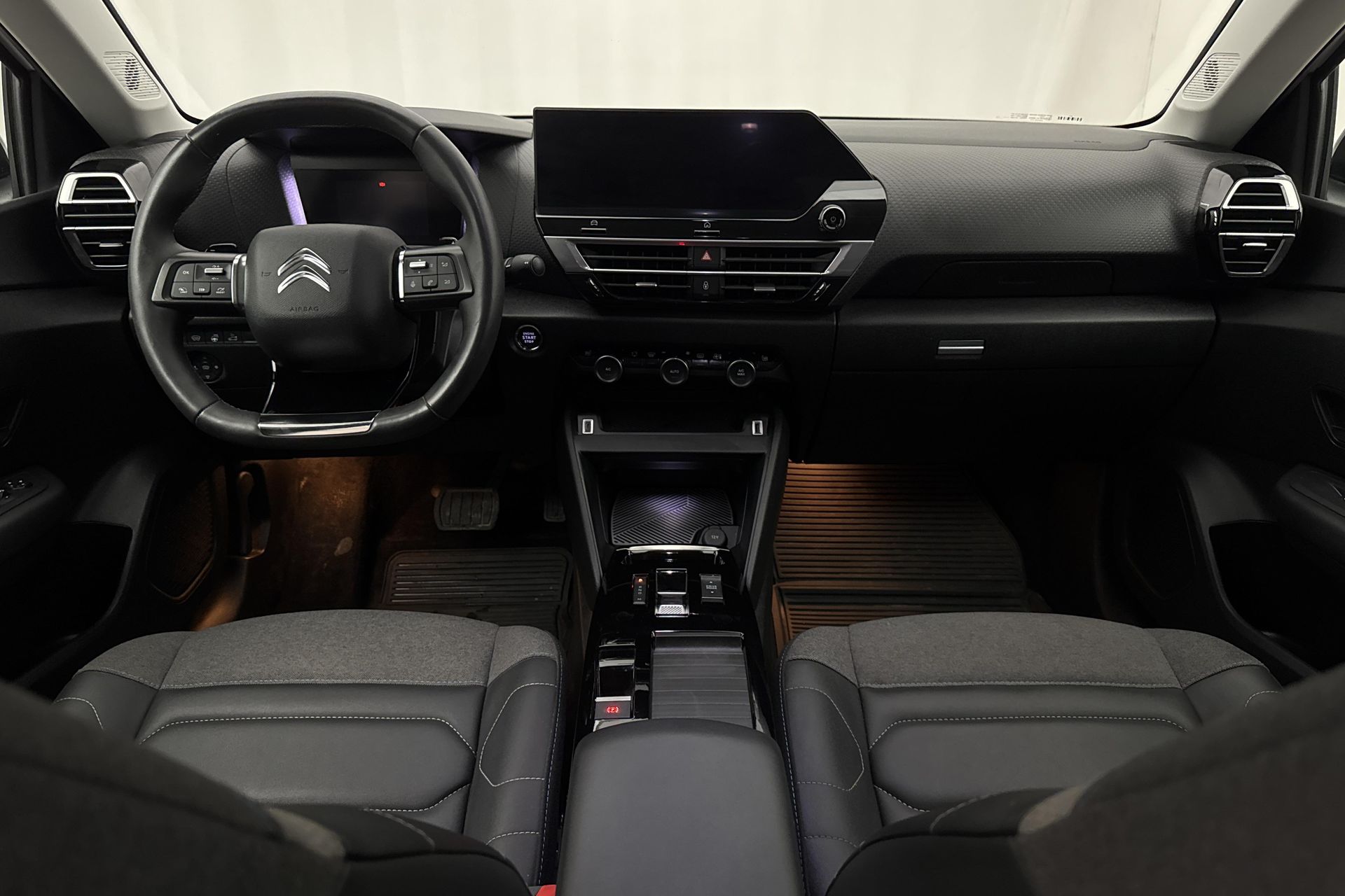 Citroen C4 X 1.2 PureTech 2023, bild 7/10