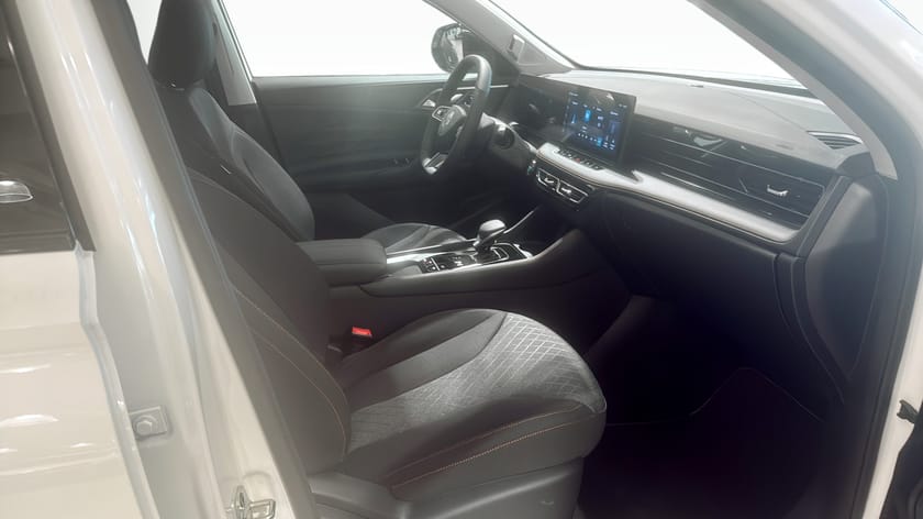 Bild 3 av MG HS PHEV COM 1.5T AT (BLACK)
