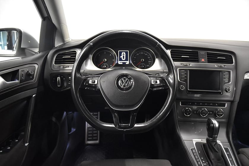 Bild 2 av Volkswagen Golf Alltrack 2.0 TDI 4M Drag D-Värm B-Kam AdaptivF 184hk