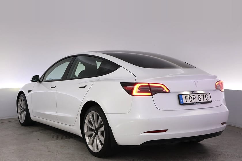 Bild 4 av Tesla Model 3 Long Range AWD Refresh Autopilot Panorama