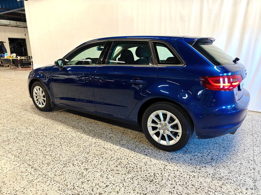 Bild 3 av Audi A3 Sportback 1.2 TFSI, 110hk Attraction, V-Hjul, M-Värmare