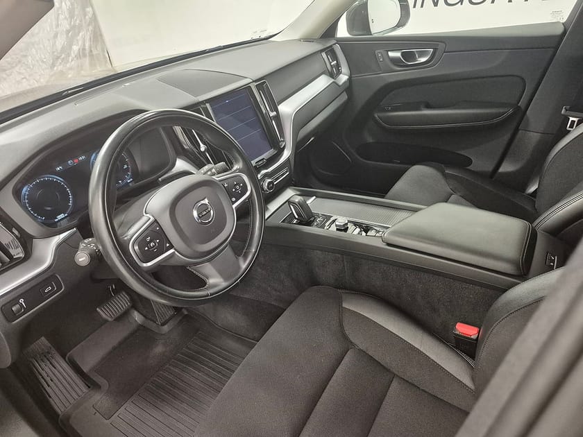 Bild 2 av Volvo XC60 B4 MILDHYBRID 197HK Advanced Panorama