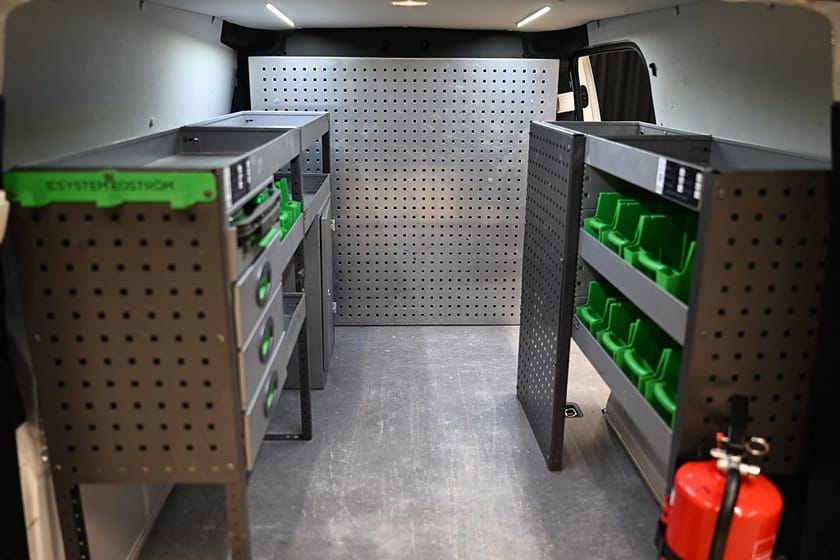 Bild 2 av Volkswagen Caddy Cargo Maxi DSG 122HK Servicebil|Inredd|Inverter|UppvärmtSkåp|SeUtr