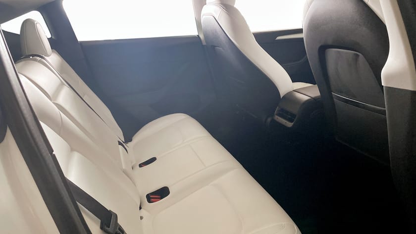 Bild 5 av Tesla Model Y Long Range AWD 514hk Drag