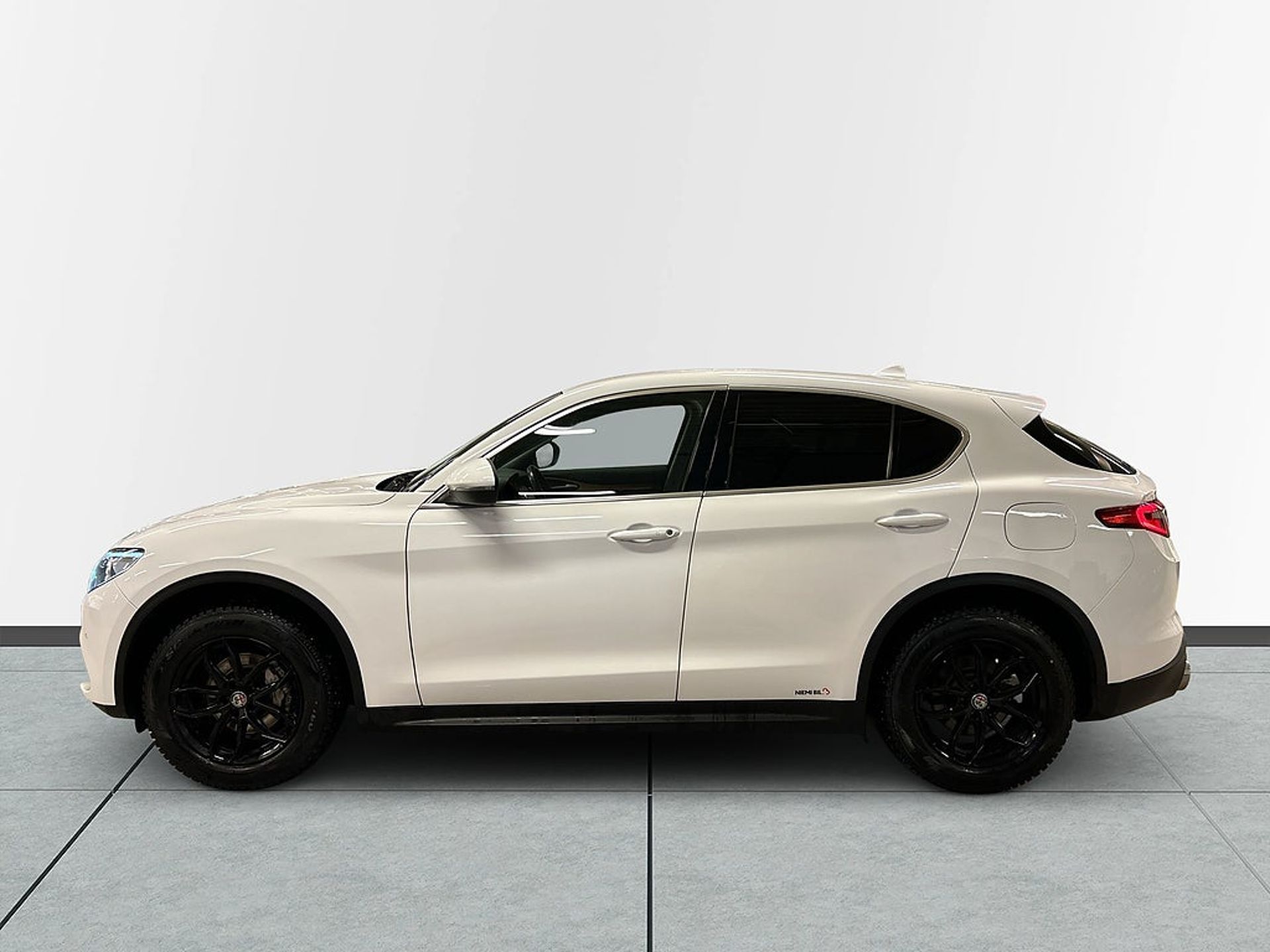 Alfa Romeo Stelvio 2017, bild 4/10