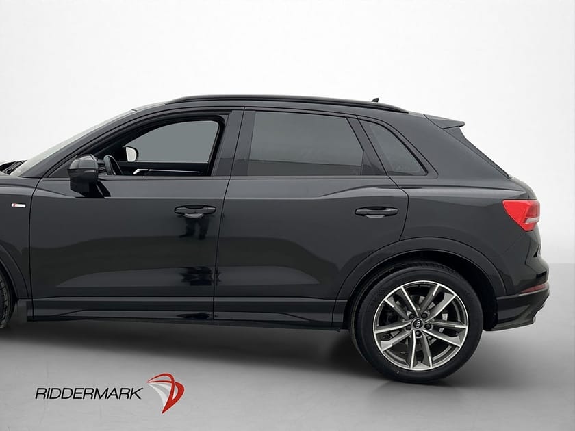 Bild 3 av Audi Q3 35 TFSI 150hk S-Line Cockpit Blackoptik Värmare