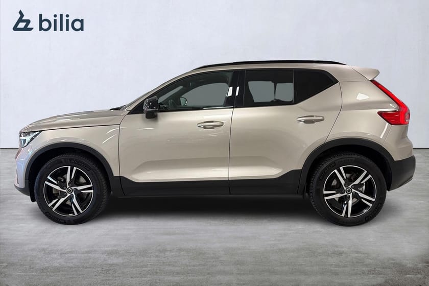 Bild 3 av Volvo XC40 B4 FWD Bensin Plus Dark | HarmanKardon | Klimatpaket | Tonade rutor