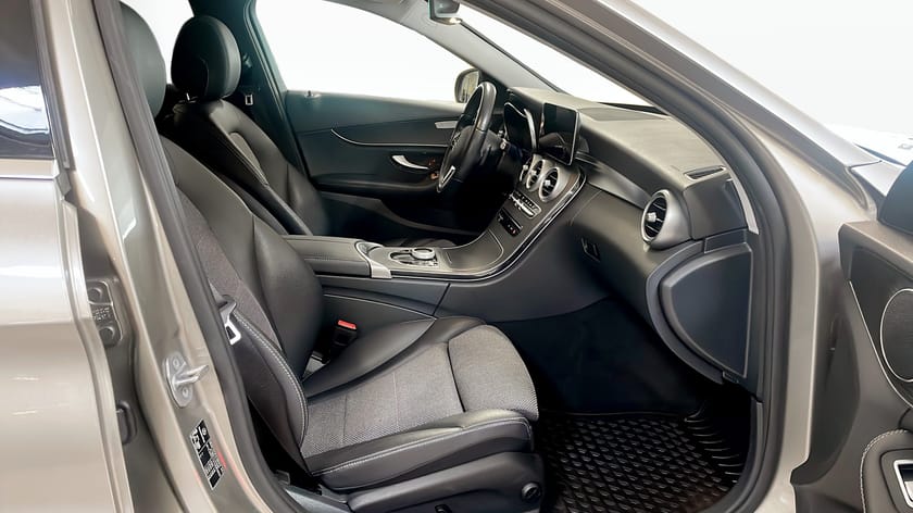 Bild 3 av Mercedes-Benz C 300 T de Avantgarde 306Hk / Kamera / Drag