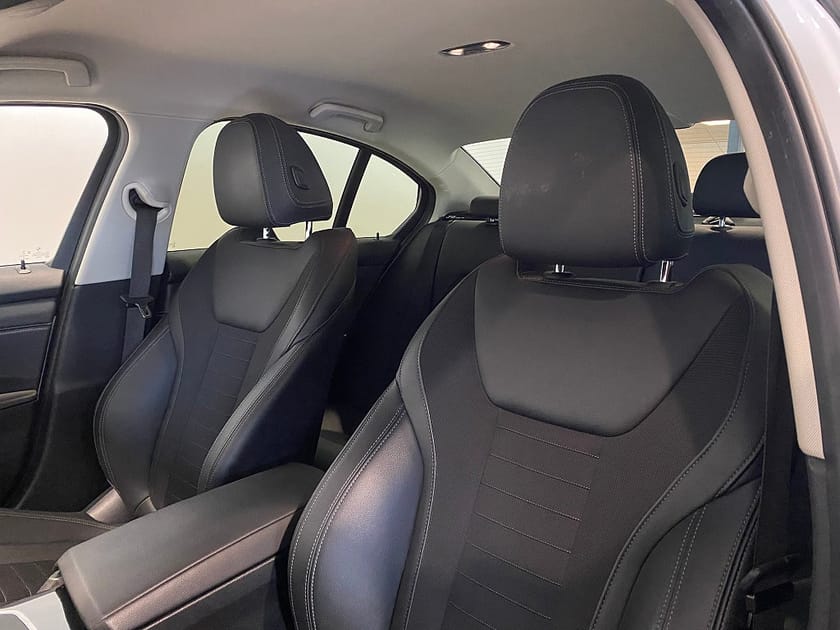 Bild 4 av BMW 330e Sedan