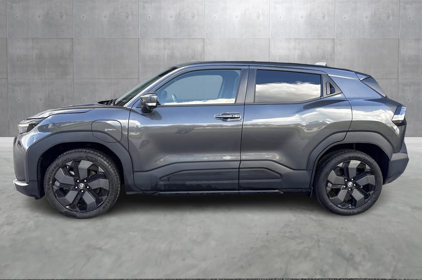 Bilde 2 av Toyota Urban Cruiser SUV 61 kWh AWD I Executive