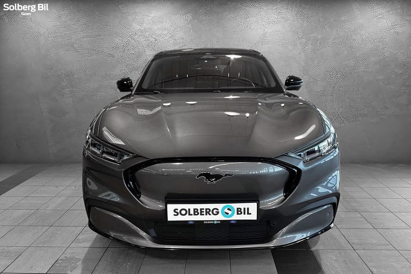 Bilde 2 av Ford Mustang Mach-E Long Range AWD AWD/ Soltak/ 360° Kamera/ ACC/ Hengerfeste