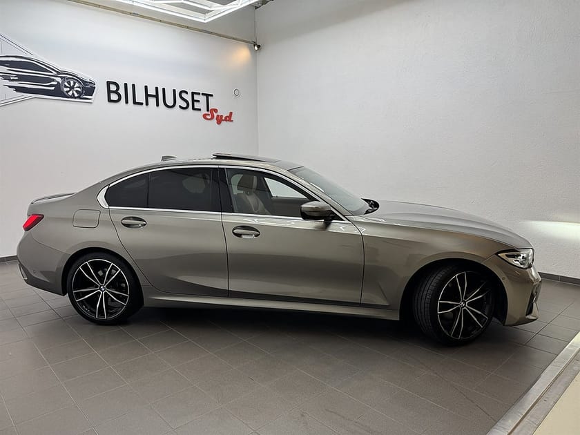 Bild 2 av BMW 320d xDrive Sedan 320 190hk M Sport Tlucka/Värmare/Läder/Krok/HiFi//Navi/Bkam